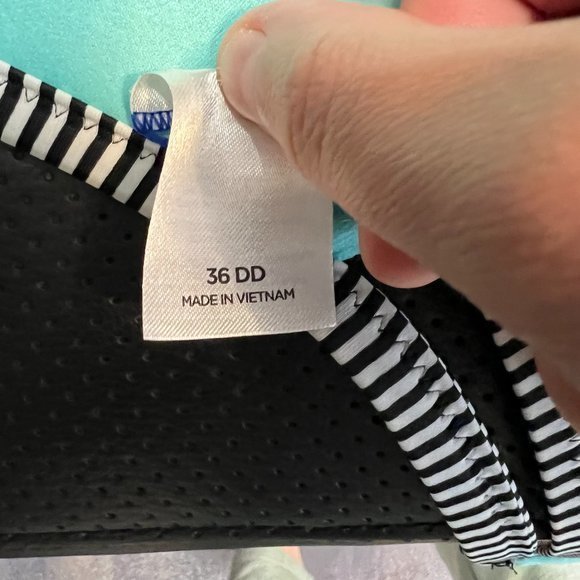 🌿4/$35🌿 SHADE SHORE‎ Blue Floral Padded Bikini Top (36DD) - Picture 8 of 9